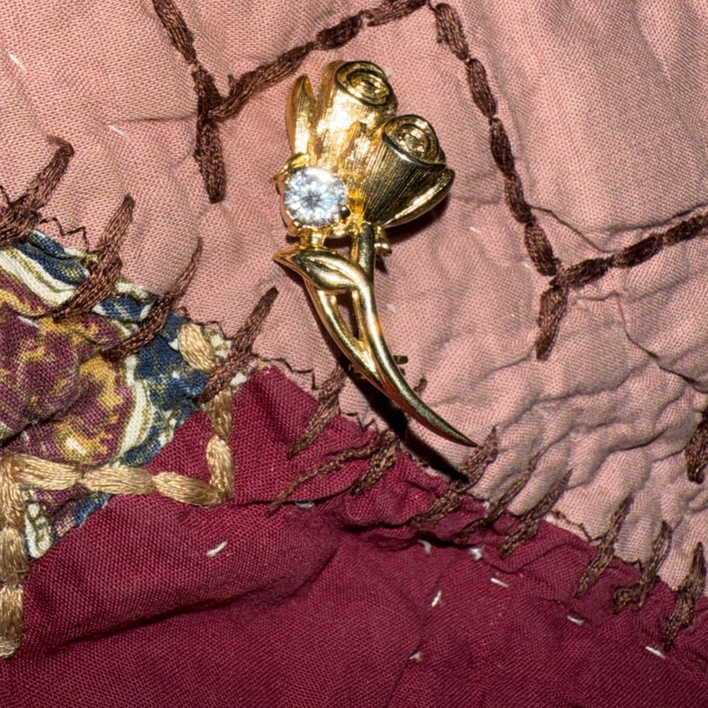 Beautiful brooch two roses Swarovski brooch